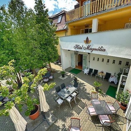 Hotel Magnolia Балатонсепезд Экстерьер фото
